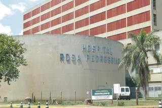 Fachada do Hospital Regional, em Campo Grande. (Foto: Kísie Ainoã)