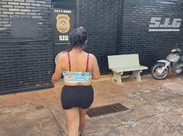 Pol&iacute;cia prende travesti que assaltou motorista de aplicativo com o namorado