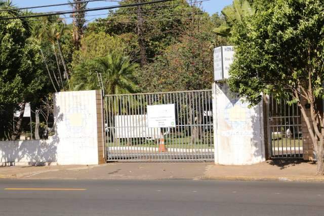 Ap&oacute;s surto de covid, 5 idosos de asilo morrem e 3 continuam internados