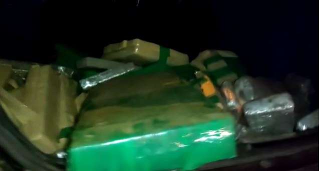 Jovem capota carro com 355 quilos de maconha durante persegui&ccedil;&atilde;o na BR-376
