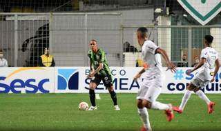 Lance do jogo desta noite pelo Campeonato Mineiro. (Foto: Daniel Hott/AFC)