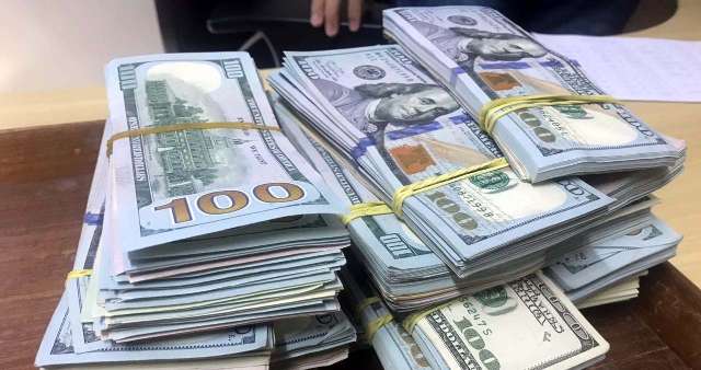 Boliviano e peruano s&atilde;o presos pela Pol&iacute;cia Federal em MS com 180 mil d&oacute;lares 
