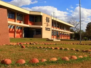 Sede da Universidade Estadual de Mato Grosso do Sul, em Dourados (Foto: Folha de Dourados)