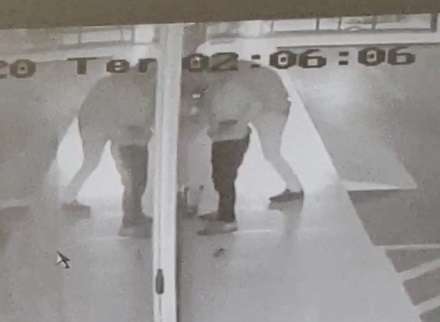 Bandidos arrombam lojas de galeria e deixam preju&iacute;zo de mais de R$ 20 mil