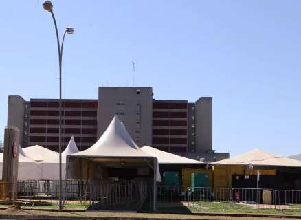 Secretário anuncia desativação "progressiva" de hospital de campanha sem uso