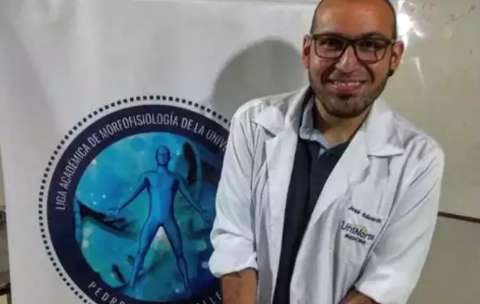 Após 8 anos tentando vaga pública, José só conseguiu pagar Medicina no Paraguai
