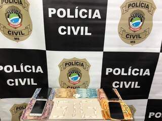Quatro s&atilde;o presos com drogas e dinheiro em opera&ccedil;&atilde;o de combate ao tr&aacute;fico 