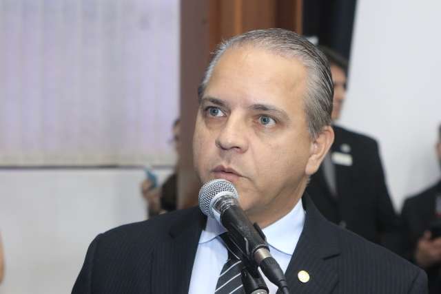 Deputado é internado com covid, o 3º caso entre parlamentares