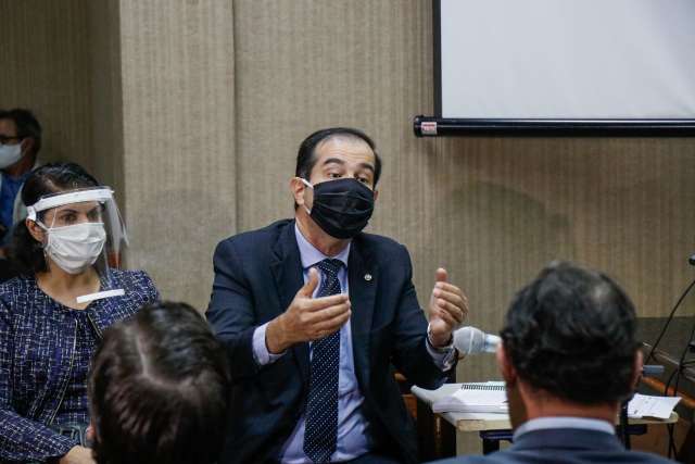 Defensoria abre m&atilde;o de lockdown se prefeitura seguir &agrave; risca programa do governo