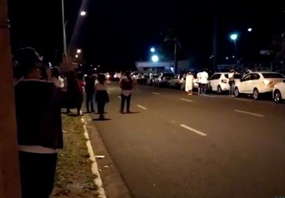 Corrente de ora&ccedil;&atilde;o cresce na madrugada, em volta ao Hospital Regional 