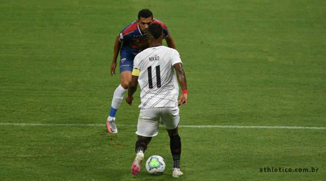 Athletico-PR vence o Fortaleza por 2 a 0 na abertura do Brasileir&atilde;o