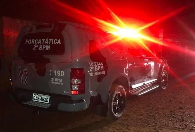 M&atilde;e e filho s&atilde;o presos por organizar festa clandestina no meio de mata