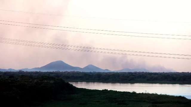 Em 3 dias fogo consumiu 2 mil hectares no Pantanal da Nhecolândia