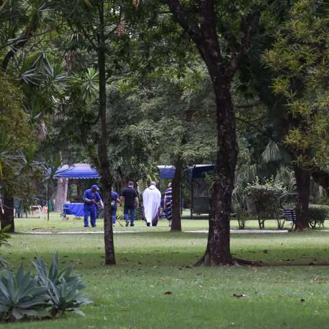 Sem abra&ccedil;o nem piada em vel&oacute;rio, at&eacute; o luto mudou depois da covid-19