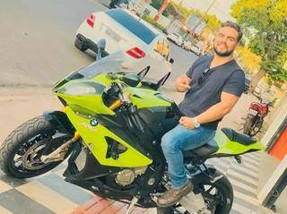 Bruno Valente Soares Lima, de 28 anos, perdeu controle de moto e caiu em trecho da MS-080 (Foto: Reprodução/Facebook)