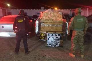 Batedores s&atilde;o presos com 1 tonelada de maconha na MS-485