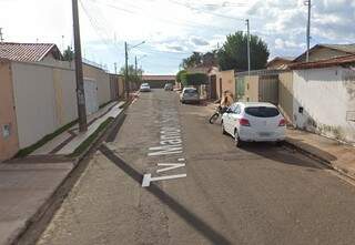 Caso ocorreu na Rua Manoel Serafim Dutra. (Foto: Google Street View)