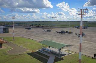Aeronaves na pista da Base Aérea no ano passado, durante o exercício operacional Tápio. (Foto: Divulgação)