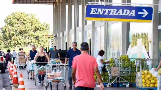 Atacadista deve pagar R$ 15 mil a mec&acirc;nico acusado de furtar garrafa de tequila