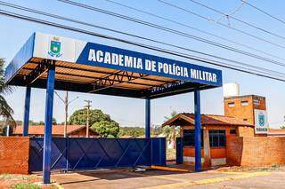  Academia da Policia Militar fica localizada na Avenida Duque de Caxias, em Campo Grande. (Foto: Henrique Kawaminami)