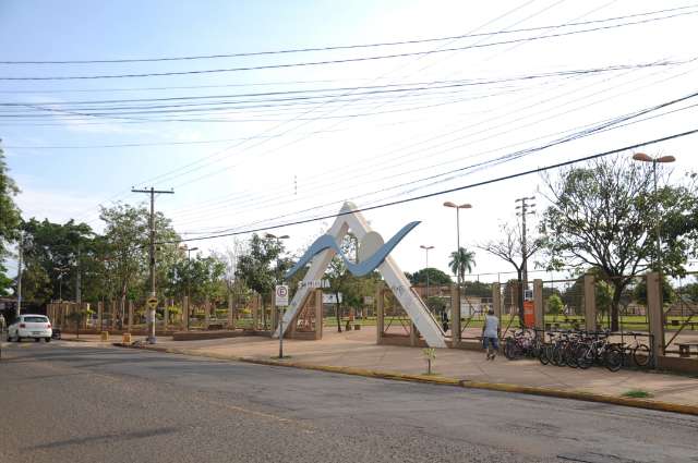 Por R$ 337,5 mil, Pra&ccedil;a Elias Gadia ter&aacute; novo playground e reforma completa