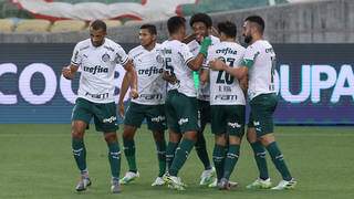 Comemoração dos jogadores do Palmeiras após o primeiro gol da partida. (Foto: Palmeiras/FC) 