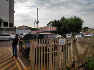 Policiais saem para cumprir mandados em Dourados (Foto: Adilson Domingos)