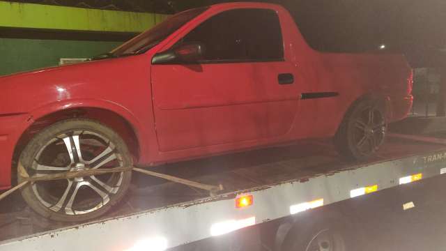 Motorista &eacute; flagrado fazendo &quot;cavalo-de-pau&quot; em rua de Anhandu&iacute;