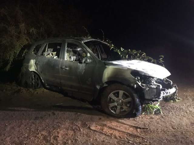 Carro cheio de maconha capota e pega fogo ap&oacute;s persegui&ccedil;&atilde;o na BR-163