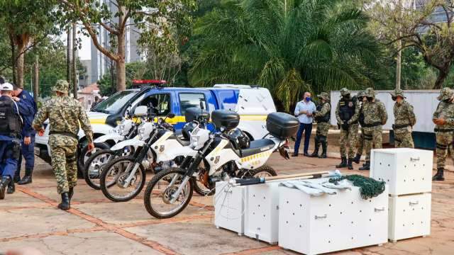 Guarda recebe viatura e equipamentos para recolher animais das ruas 
