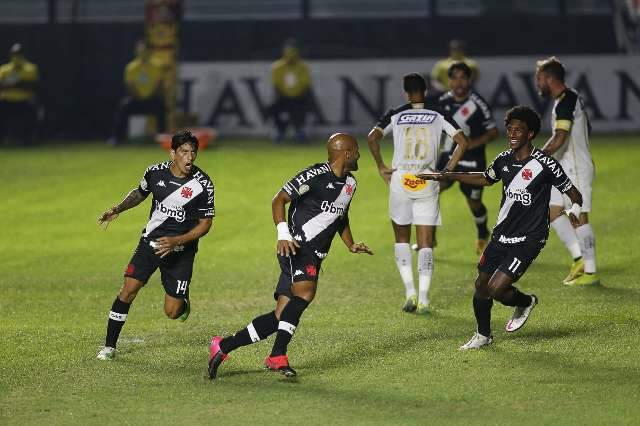 Fellipe Bastos marcas 2 vezes e garante vit&oacute;ria do Vasco sobre o Sport 