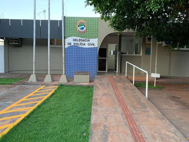Denunciada por maus-tratos, m&atilde;e dava socos e batia em filho com faca