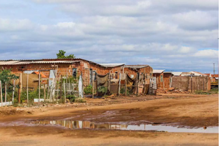 Invasão em terrenos onde seriam construídos residenciais começou em 2013. (Foto: Marcos Maluf)