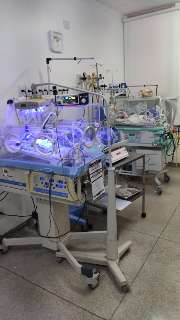 À beira do colapso, maternidade da Santa Casa tem 53 pacientes para 33 leitos