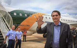 Bolsonaro desembarcando em Brasília, em avião presidencial. (Foto: Divulgação FAB)