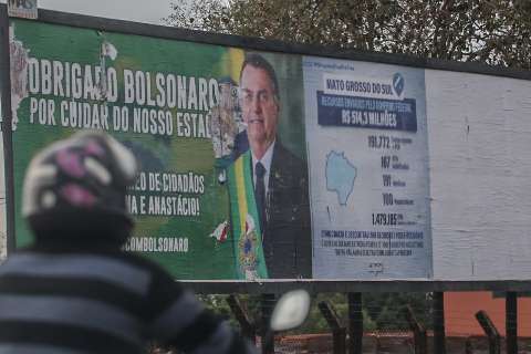 Bolsonaro chega com aprovação recorde, covid galopante e clima eterno de eleição