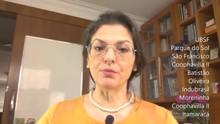 Médica homeopata Nazira Scaffi durante transmissão pelo Facebook, nesta segunda-feira (17). (Foto: Reprodução) 