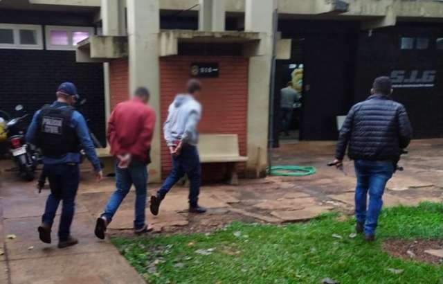 Traficante &eacute; preso com drogas, arma e muni&ccedil;&otilde;es em &quot;boca de fumo&quot;