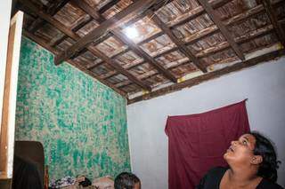 Cristiane perdeu filho e casa em incêndio, em maio deste ano. (Foto: Henrique Kawaminami)