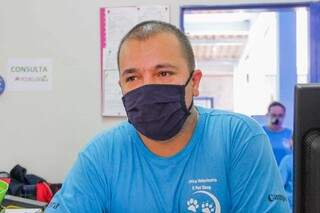 Ricardo Miranda Moreira, de 35 anos, disse que gastos continuaram estabilizados durante pandemia. (Foto: Silas Lima)