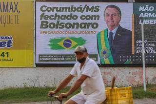 Placa da visita de Bolsonaro em Corumbá (Foto: Marcos Maluf)