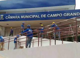C&acirc;mara fecha contrato de R$ 1,4 milh&atilde;o para reforma de 18 gabinetes e refeit&oacute;rio