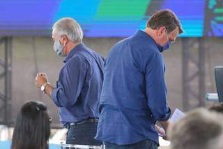 Presidente e governador usaram mesma cor de camisa nas agendas ontem em MS (Foto: Marcos Maluf) 