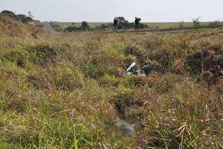 Moto foi encontrada as margens de rodovia estadual (Foto: BNC Notícias)