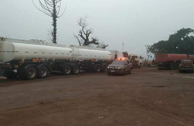 Presos em MS, motoristas levavam 92 mil litros de &quot;nafta&quot; do PY a SP