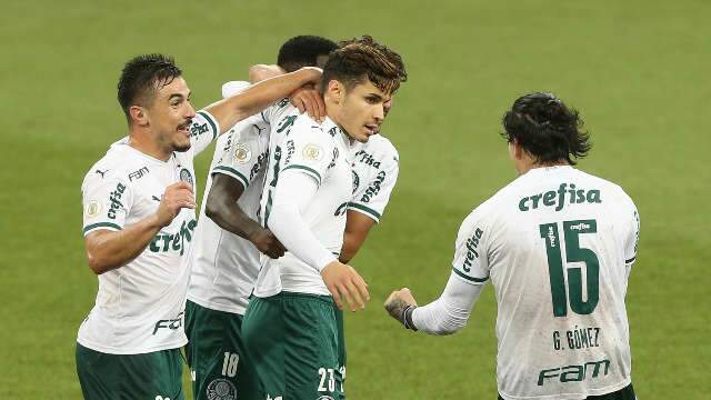 Com gol nos acr&eacute;scimos, Palmeiras vence o Athletico-PR por 1 a 0