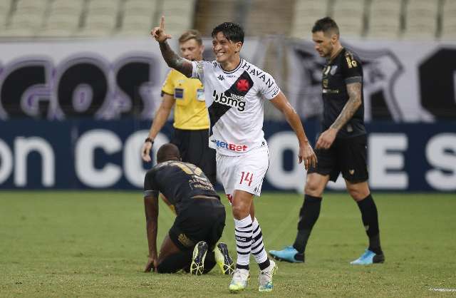 Vasco faz 3 a 0 no Cear&aacute; e assume a lideran&ccedil;a do Brasileir&atilde;o 