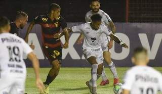 Com gola&ccedil;o de Marinho, Santos vence o Sport por 1 a 0