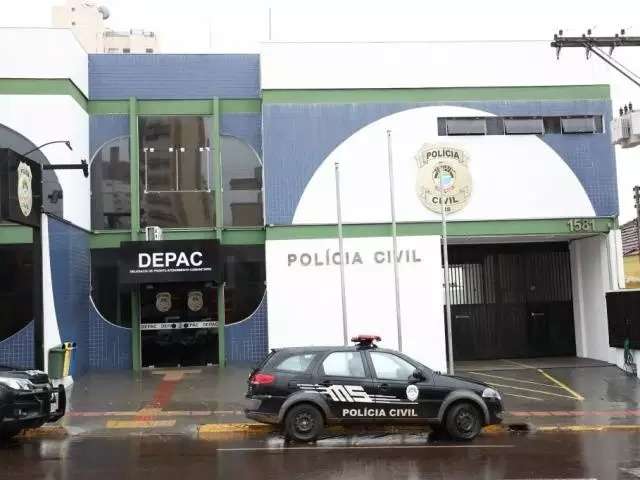 Durante corrida, taxista &eacute; surpreendido com mata-le&atilde;o e acaba roubado por dupla