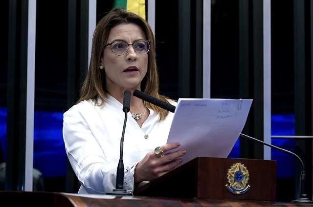 Ap&oacute;s cr&iacute;ticas por votar contra governo, Soraya ataca Paulo Guedes